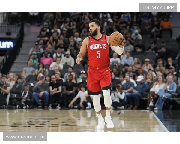 加兰复出表现出色12投5中斩获20分2篮板7助攻三分球命中率高达75