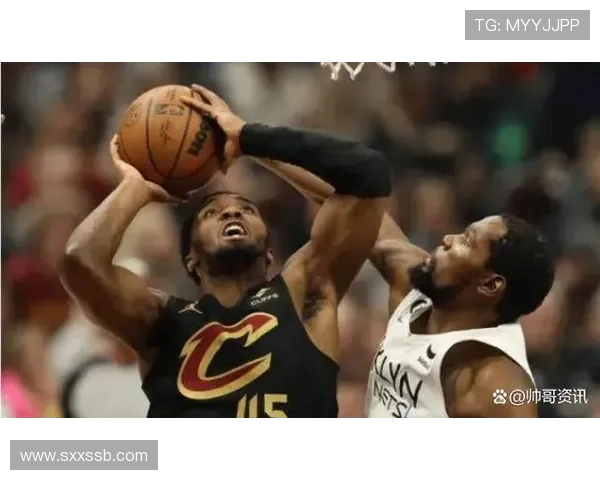 克拉克斯顿全能表现助球队取胜18分10板6助2断3帽展现实力